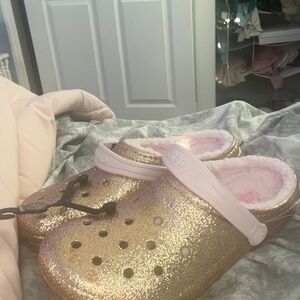 CROCS KIDS’ CLASSIC LINED GLITTER CLOG